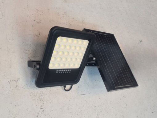 Solar 1000lm LED Floodlight with Remote Control - Image 2
