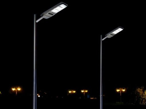 Solar 750lm LED Streetlight with Sensor and Remote Control - Image 4
